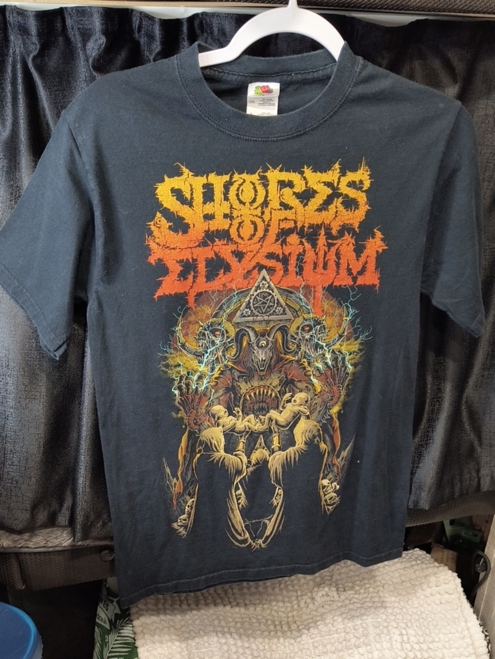 Fruit of the Loom Black Tee with Orange and Yellow Graphic, Small
